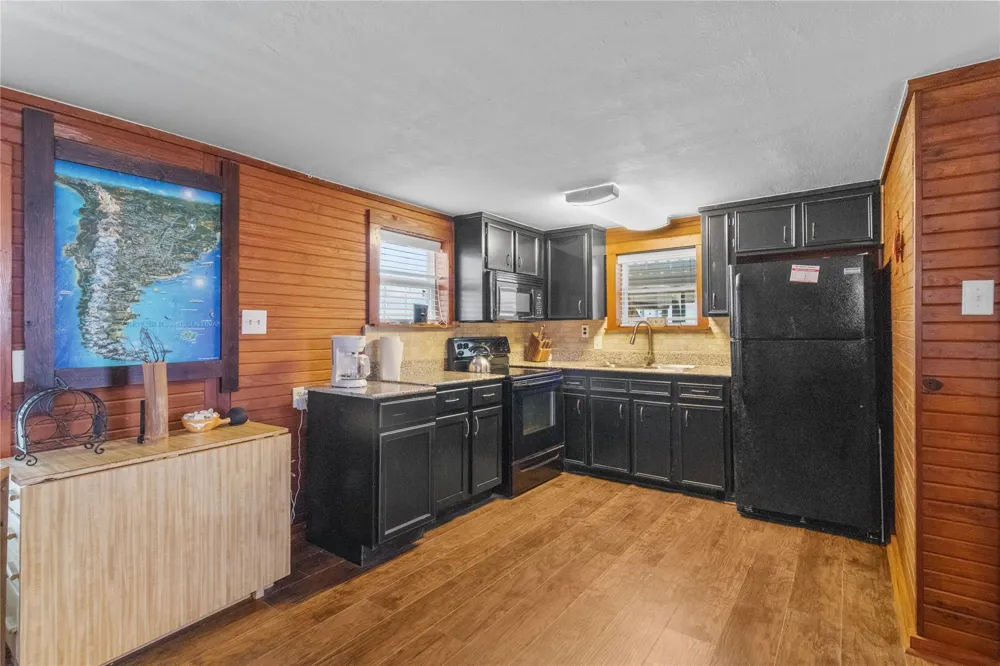 347 Bonito Lane Surfside Beach, TX 77541