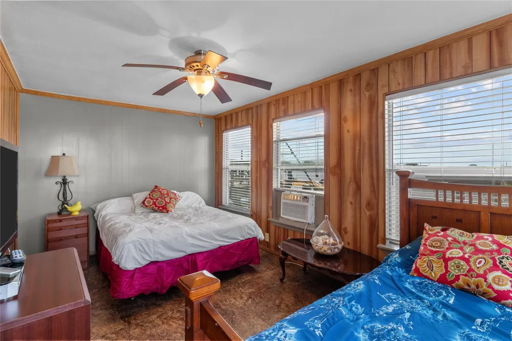 347 Bonito Lane Surfside Beach, TX 77541