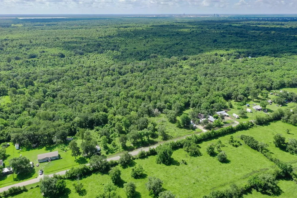 359 County Road 472 Sweeny, TX 77480