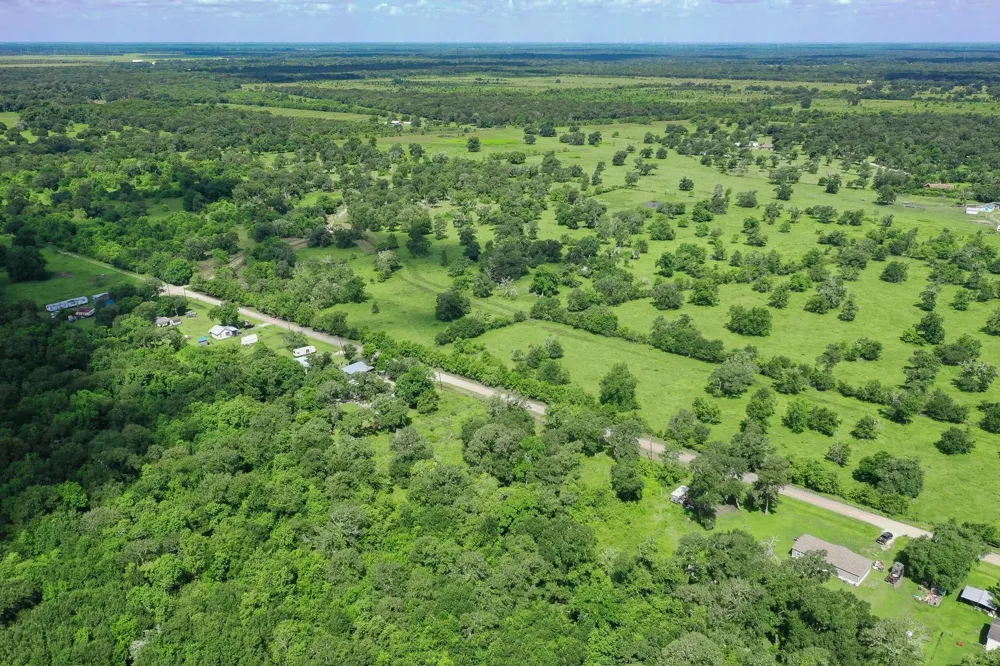 359 County Road 472 Sweeny, TX 77480