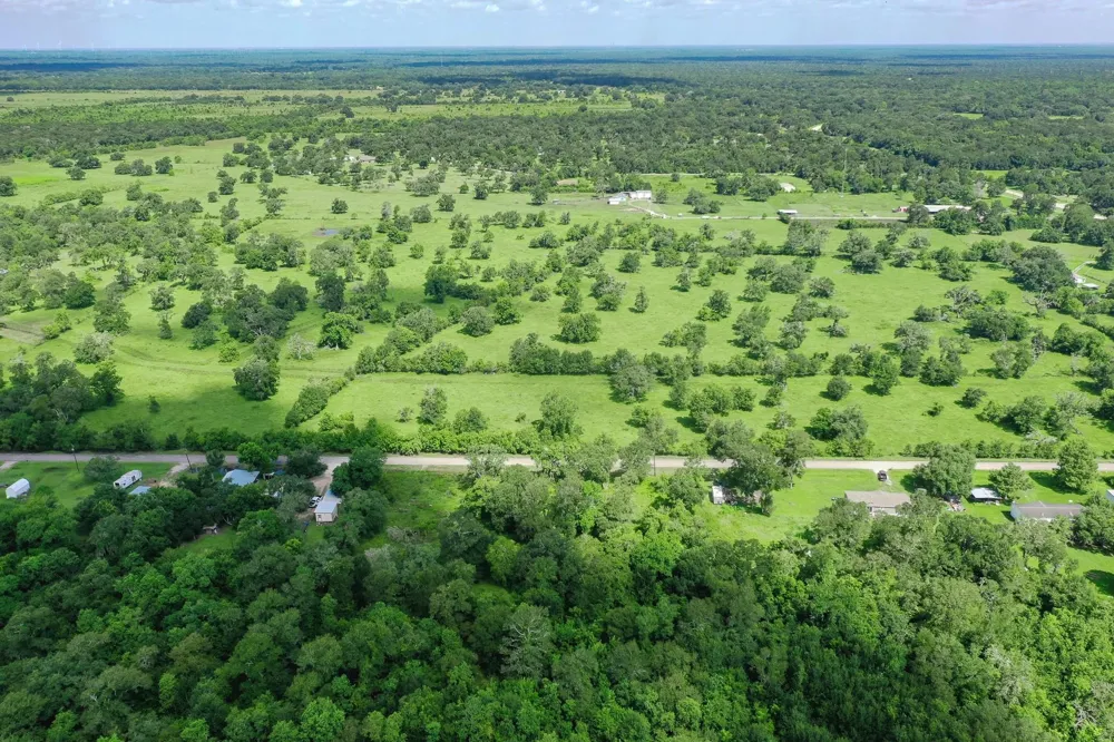 359 County Road 472 Sweeny, TX 77480