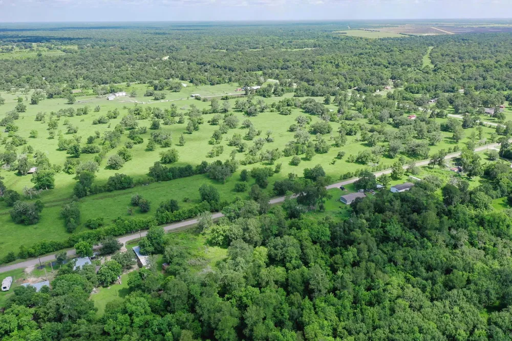 359 County Road 472 Sweeny, TX 77480