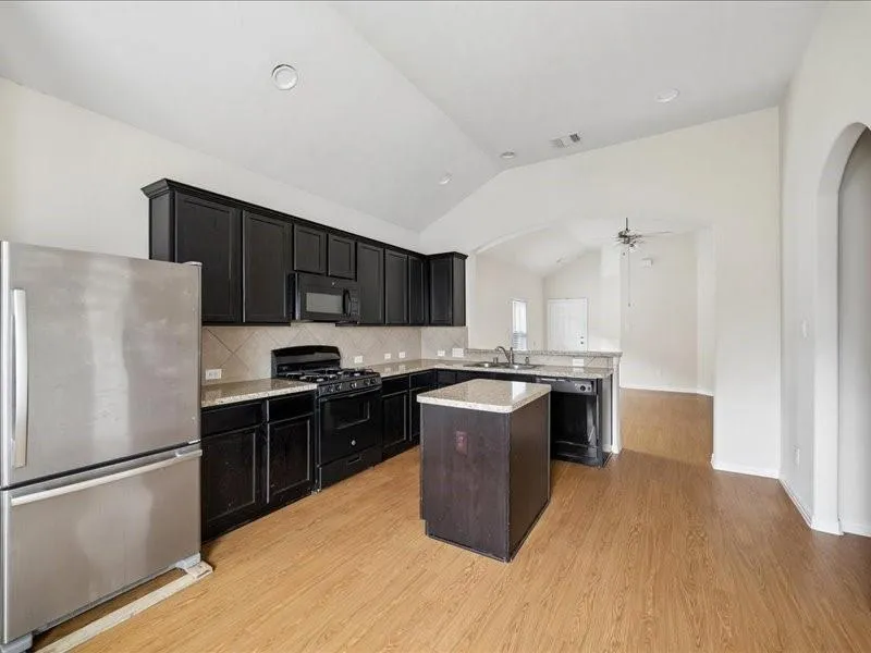 7534 Abbey Point Lane Houston, TX 77049