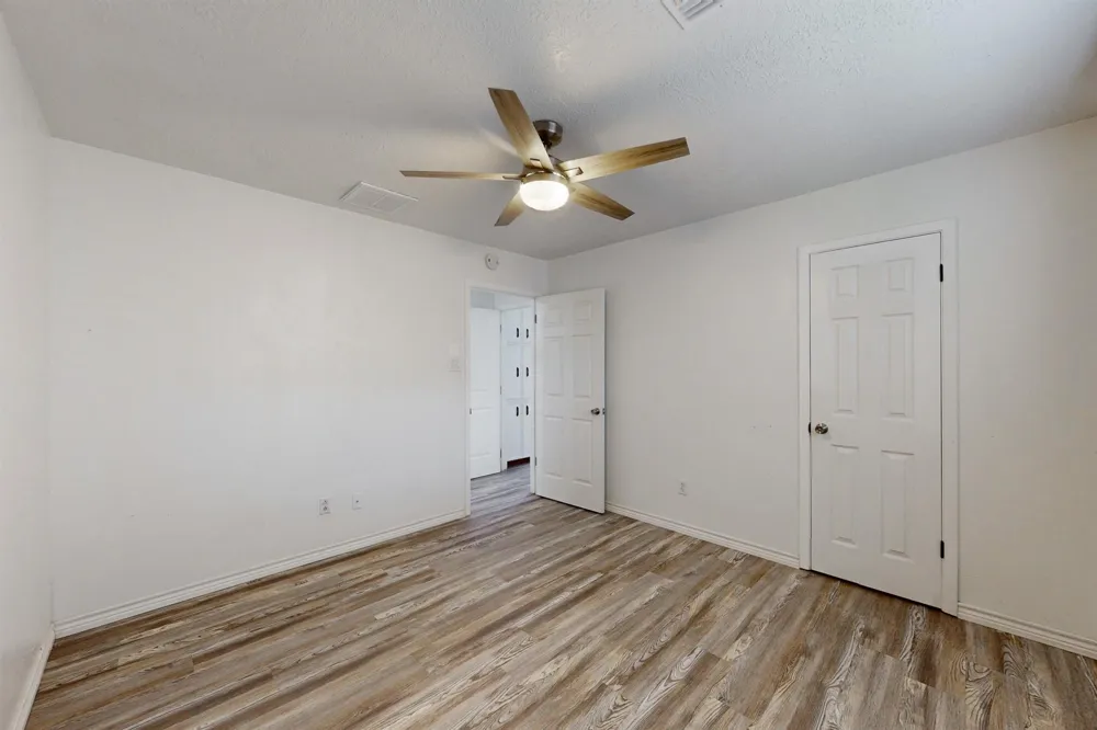 1817 Laura Lane College Station, TX 77840