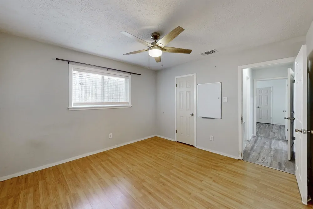 1817 Laura Lane College Station, TX 77840
