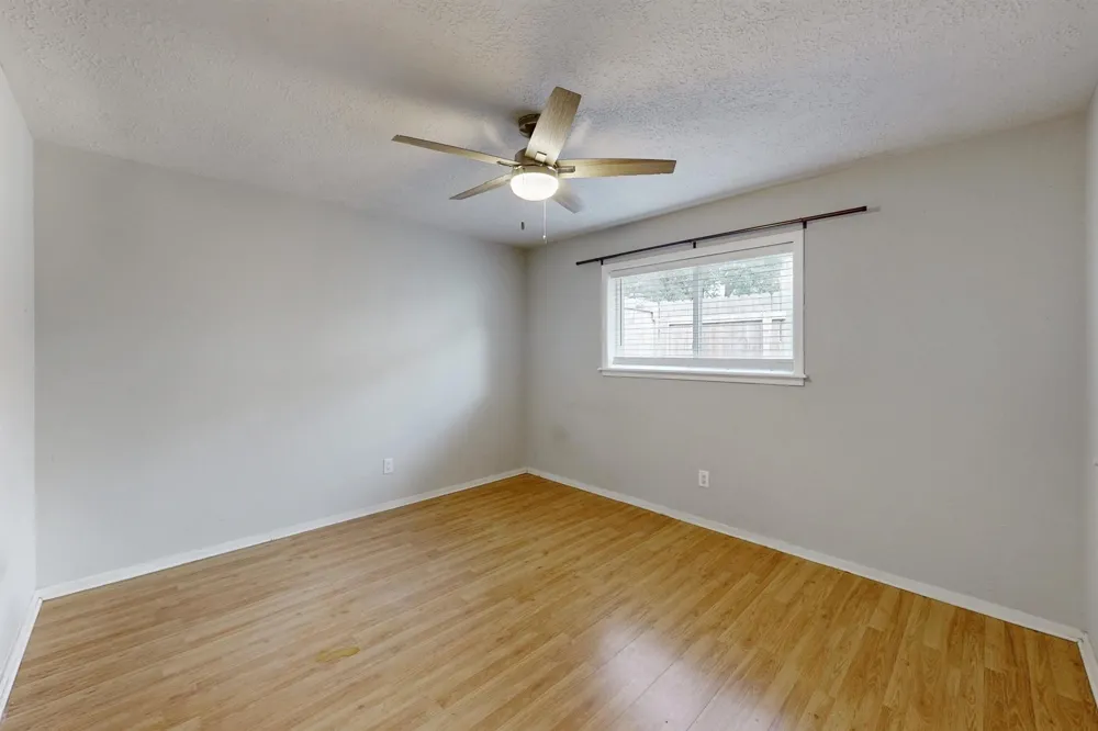 1817 Laura Lane College Station, TX 77840