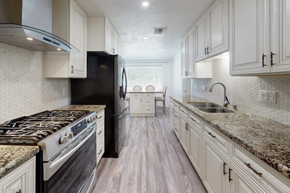 1817 Laura Lane College Station, TX 77840