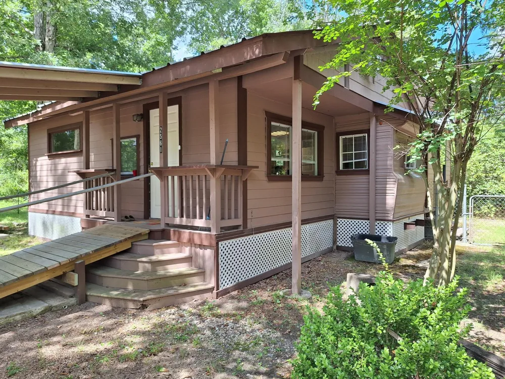 2561 Pioneer Ln Lane Cleveland, TX 77328