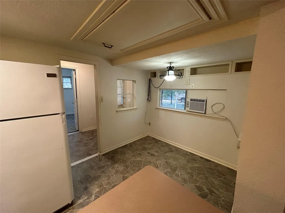 2561 Pioneer Ln Lane Cleveland, TX 77328
