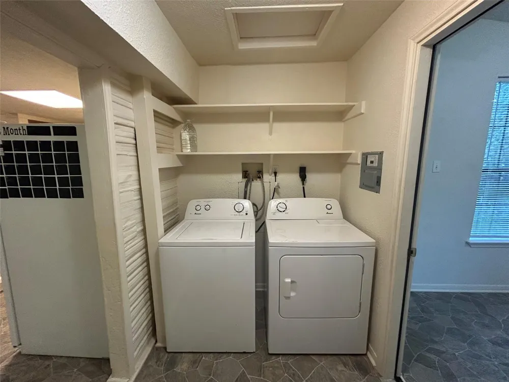 2561 Pioneer Ln Lane Cleveland, TX 77328