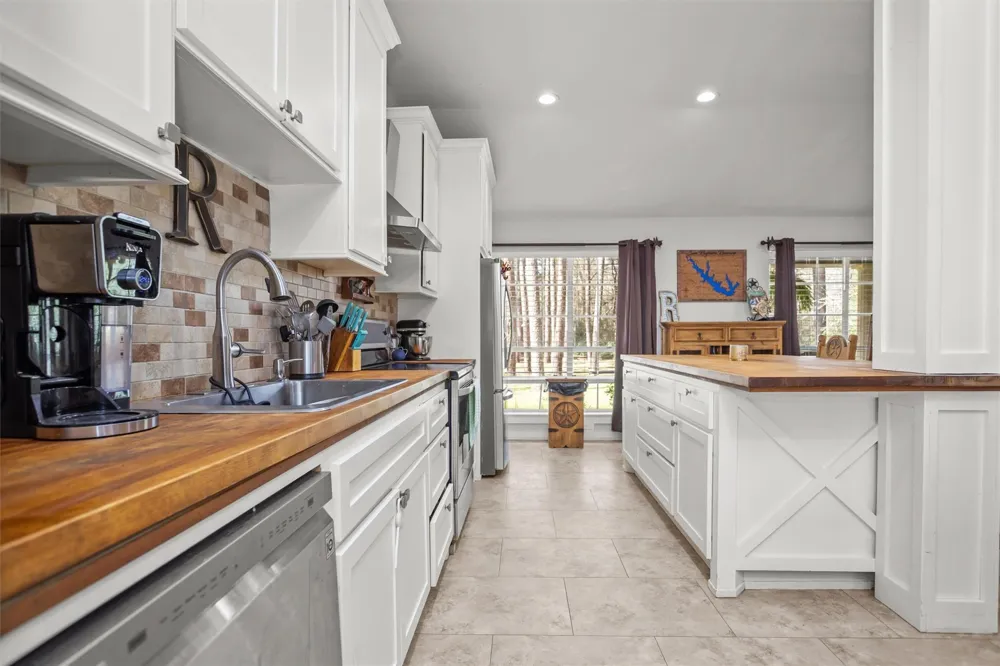 636 Campoli Road Etoile, TX 75944
