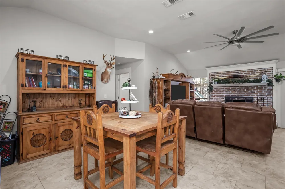 636 Campoli Road Etoile, TX 75944