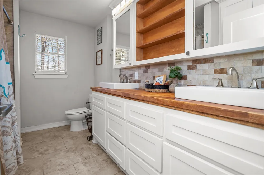 636 Campoli Road Etoile, TX 75944