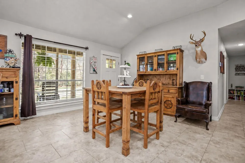 636 Campoli Road Etoile, TX 75944