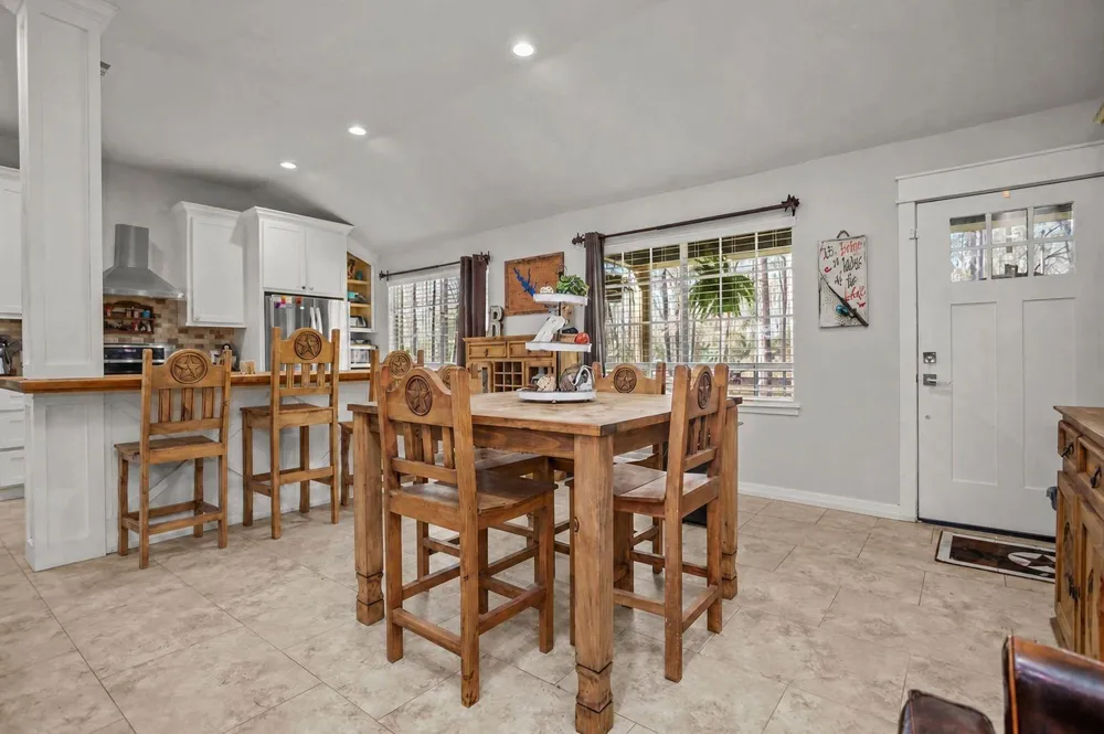 636 Campoli Road Etoile, TX 75944