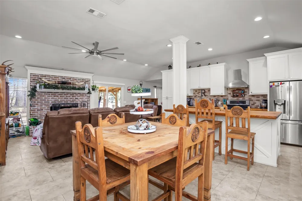 636 Campoli Road Etoile, TX 75944