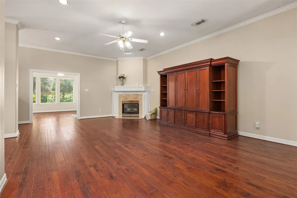 5122 Tidewater Court Pasadena, TX 77505