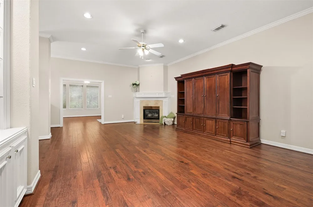 5122 Tidewater Court Pasadena, TX 77505