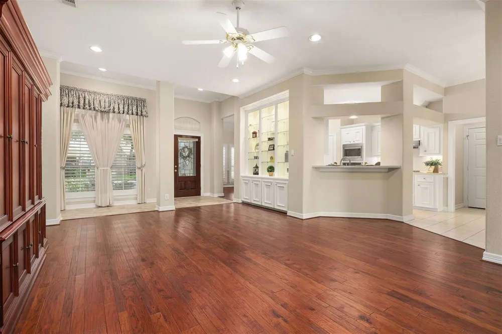 5122 Tidewater Court Pasadena, TX 77505