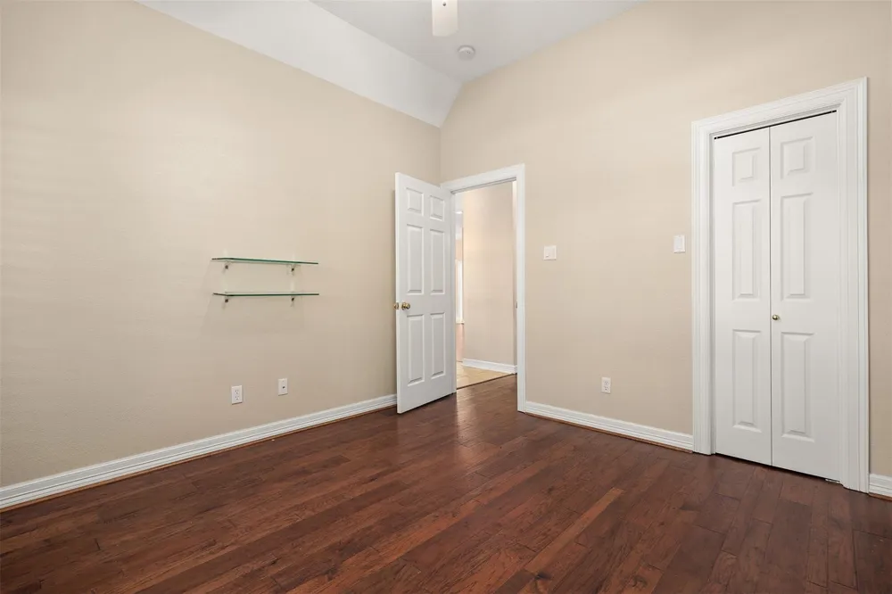 5122 Tidewater Court Pasadena, TX 77505