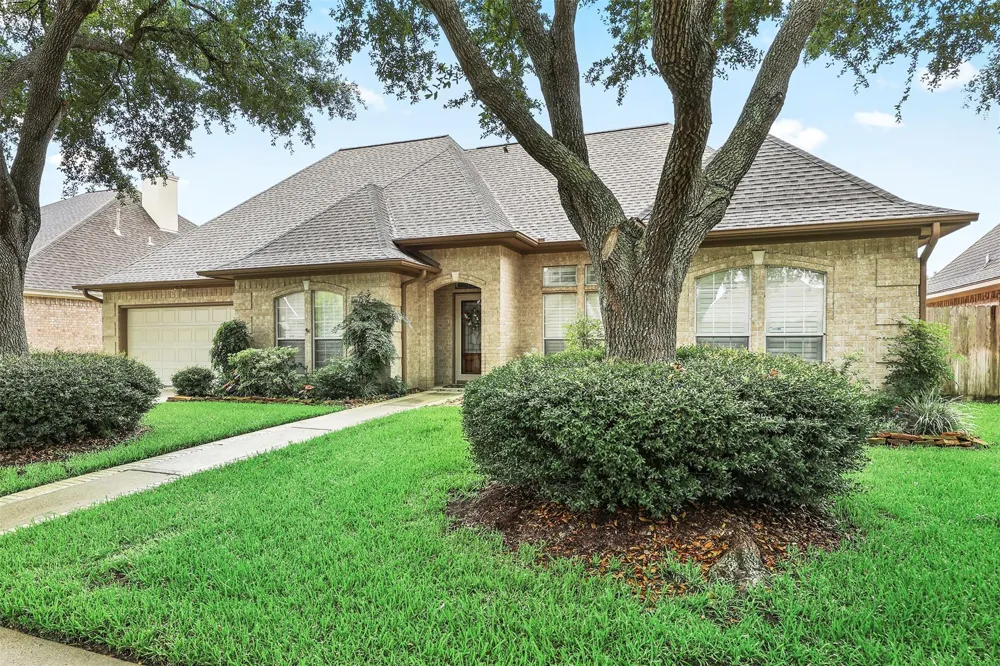 5122 Tidewater Court Pasadena, TX 77505