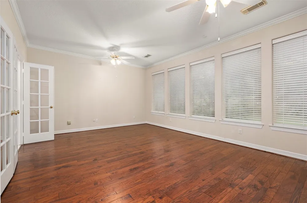 5122 Tidewater Court Pasadena, TX 77505