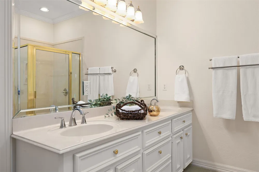 5122 Tidewater Court Pasadena, TX 77505