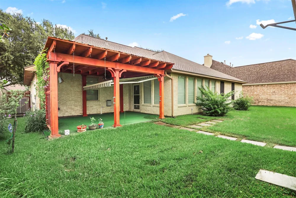 5122 Tidewater Court Pasadena, TX 77505
