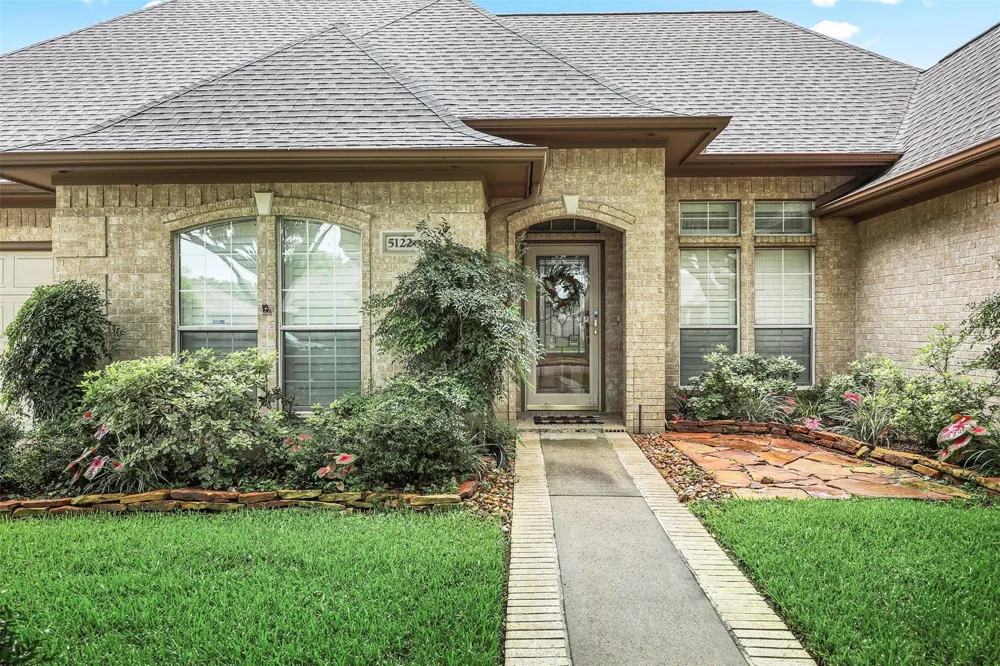 5122 Tidewater Court Pasadena, TX 77505