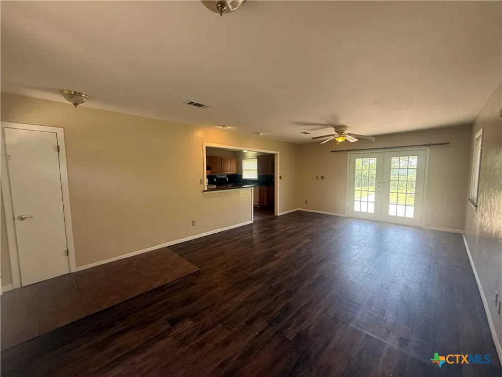 1105 Sycamore Street San Marcos, TX 78666