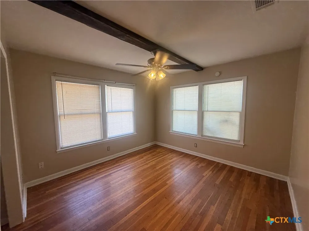 1105 Sycamore Street San Marcos, TX 78666