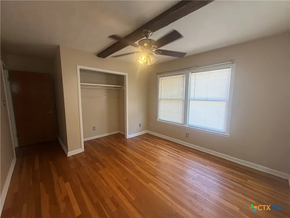 1105 Sycamore Street San Marcos, TX 78666