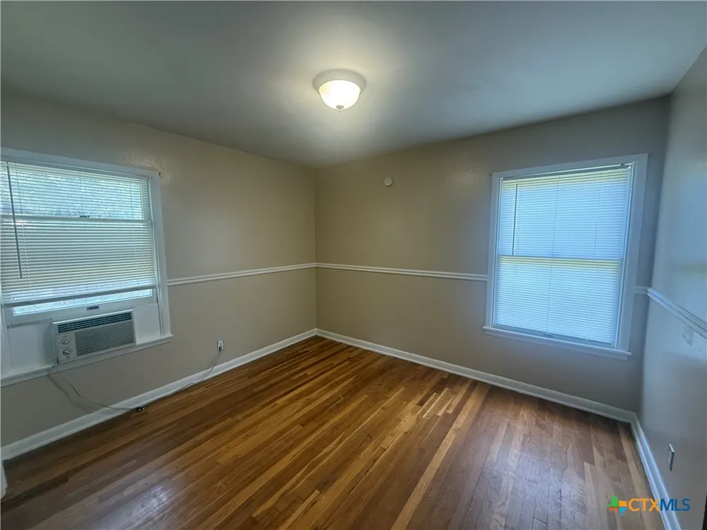 1105 Sycamore Street San Marcos, TX 78666