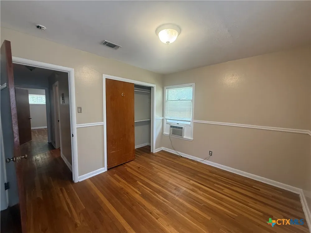 1105 Sycamore Street San Marcos, TX 78666