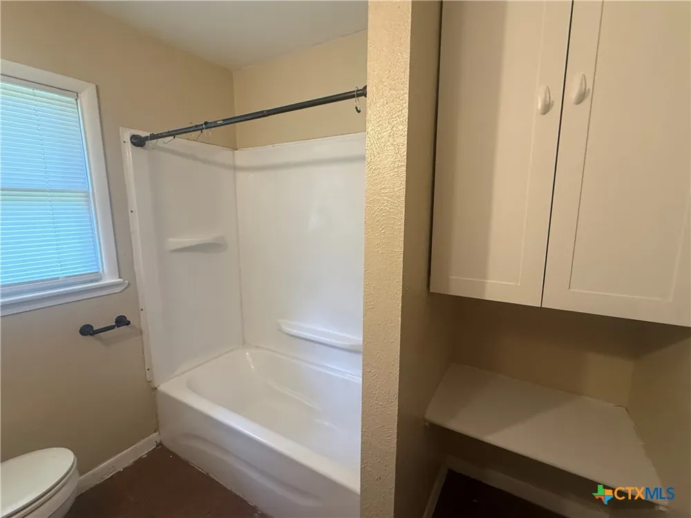 1105 Sycamore Street San Marcos, TX 78666
