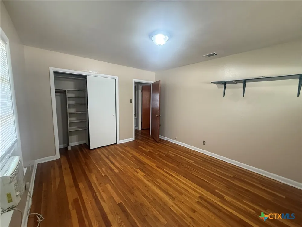 1105 Sycamore Street San Marcos, TX 78666