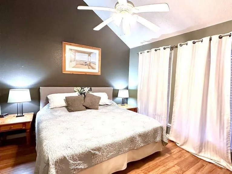 282 Private Road 640 #28 Matagorda, TX 77457