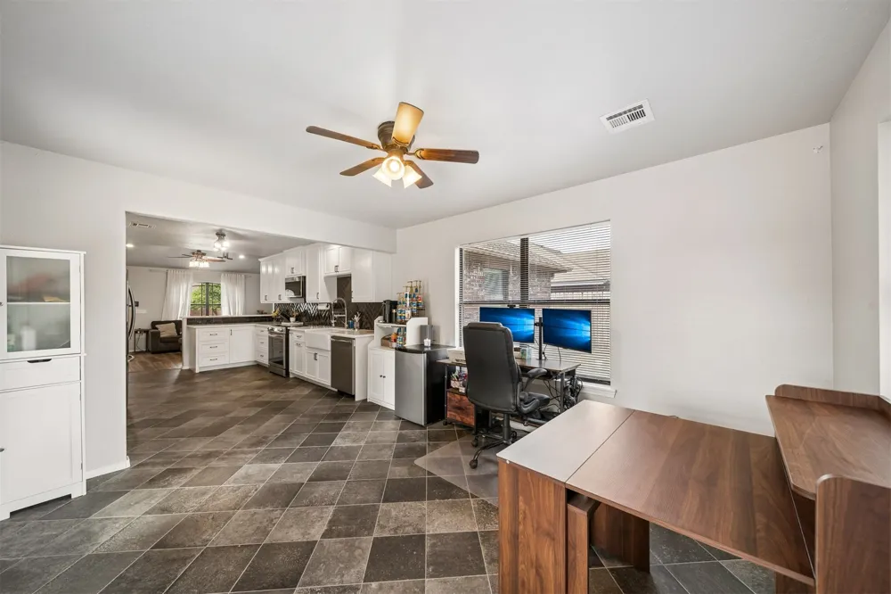 1111 Crozier St Perkins, OK 74059