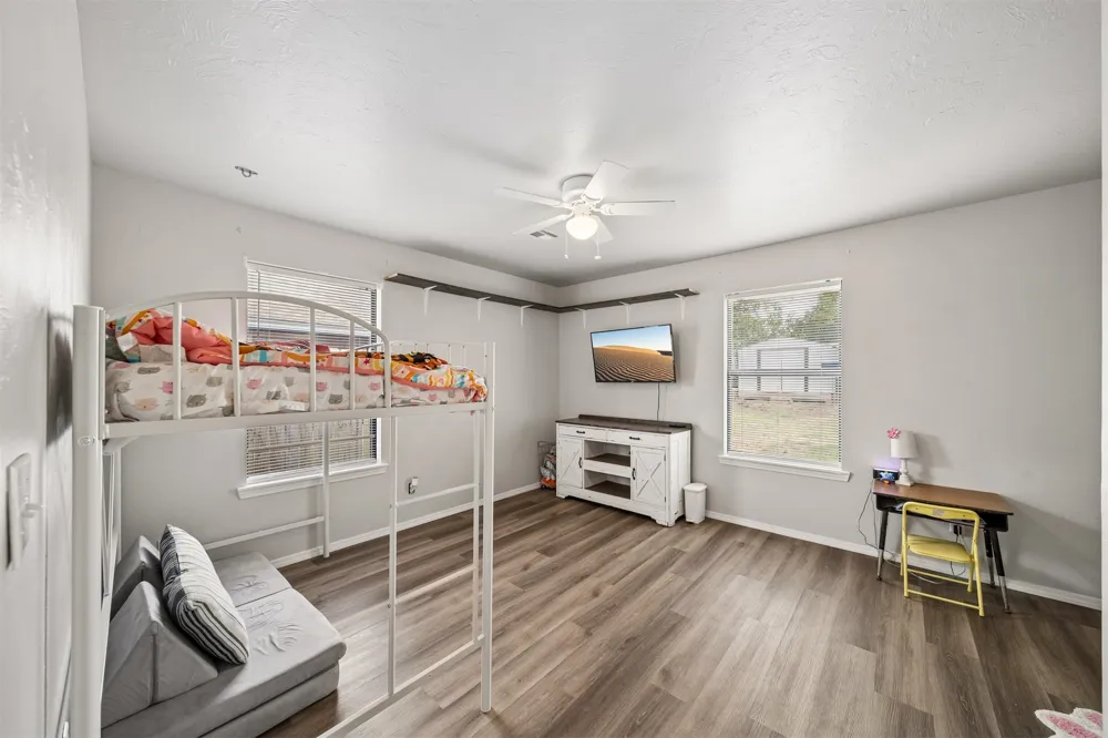 1111 Crozier St Perkins, OK 74059