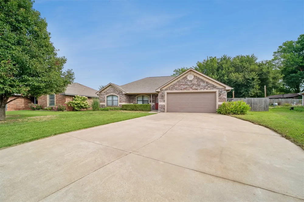 1111 Crozier St Perkins, OK 74059