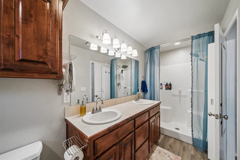 1111 Crozier St Perkins, OK 74059