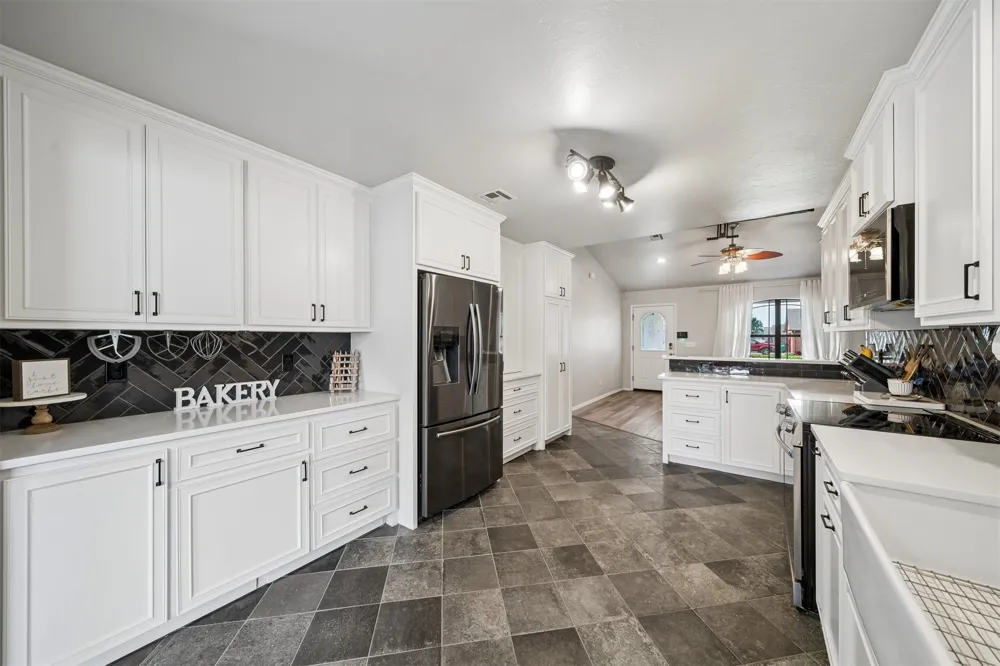 1111 Crozier St Perkins, OK 74059