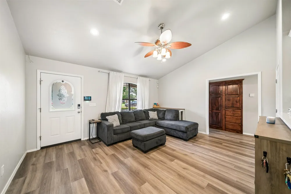 1111 Crozier St Perkins, OK 74059