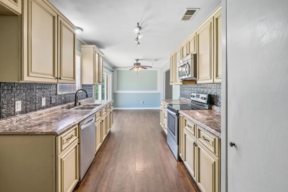 2903 Melmar Park Street Commerce, TX 75428