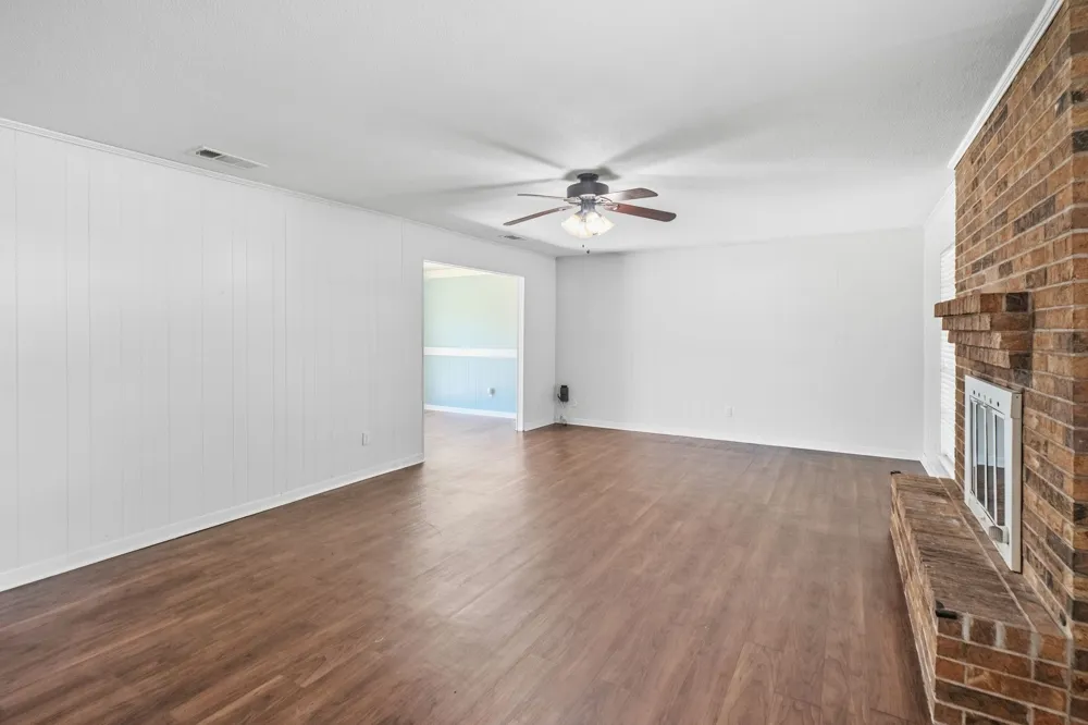 2903 Melmar Park Street Commerce, TX 75428