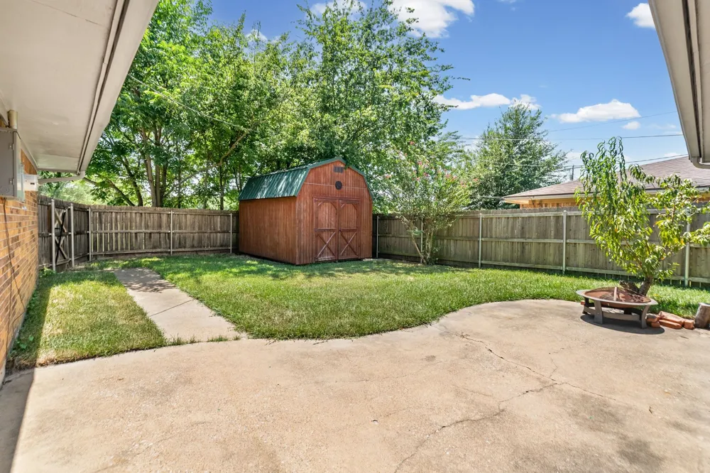 2903 Melmar Park Street Commerce, TX 75428