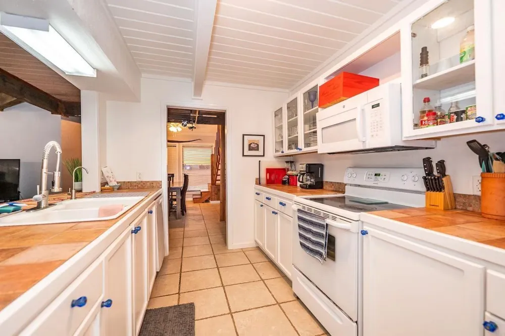 282 Private Road 640 #27 Matagorda, TX 77457