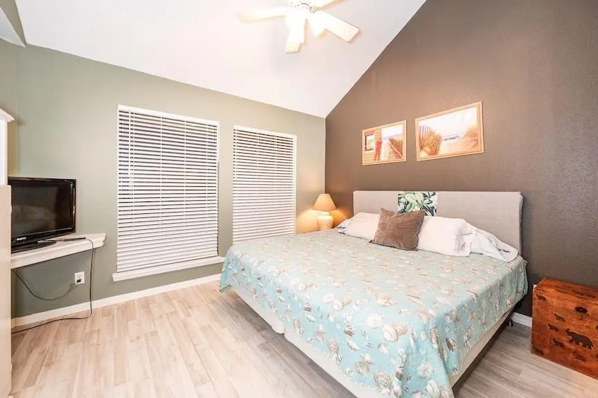 282 Private Road 640 #27 Matagorda, TX 77457
