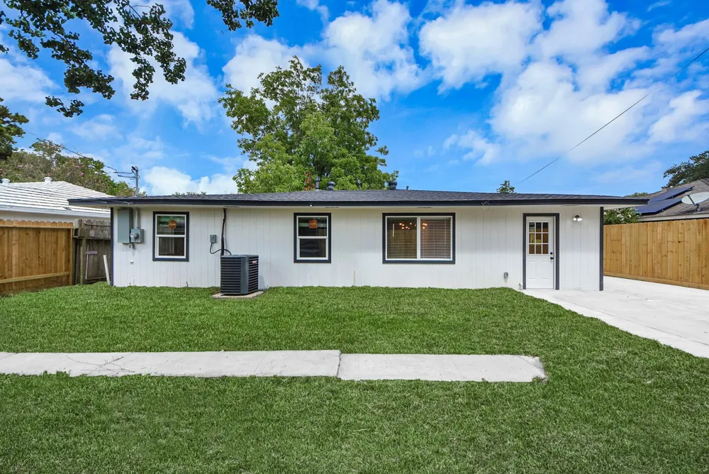 1503 Locklaine Drive Pasadena, TX 77502
