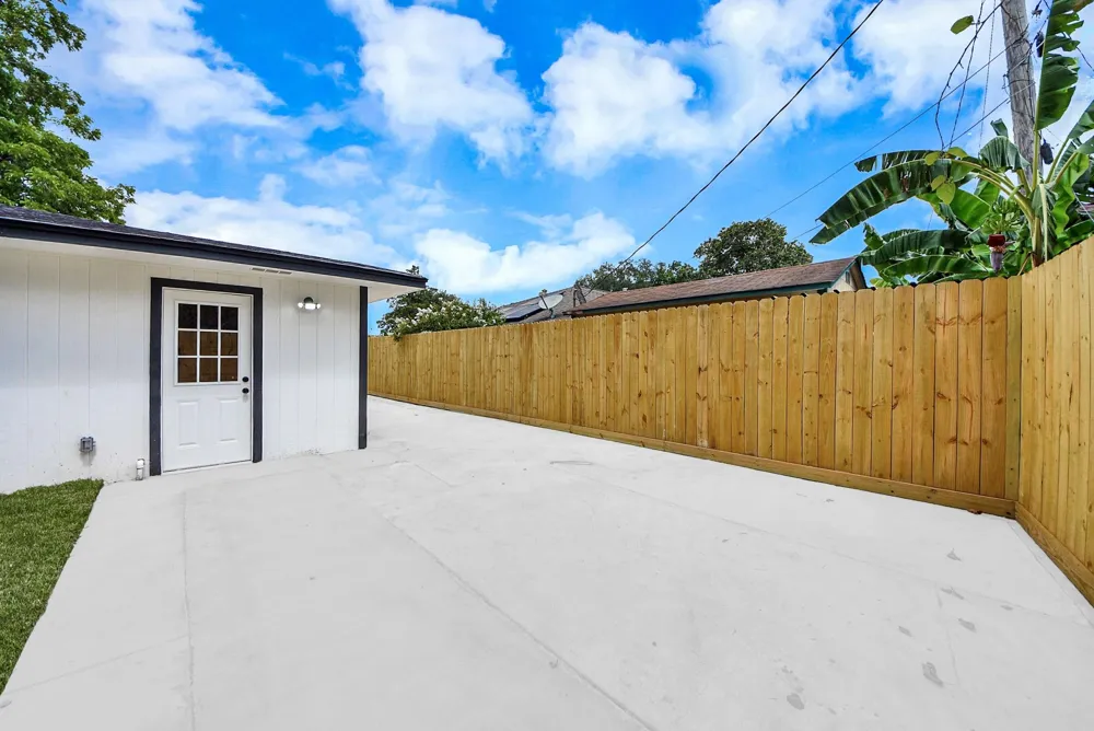 1503 Locklaine Drive Pasadena, TX 77502